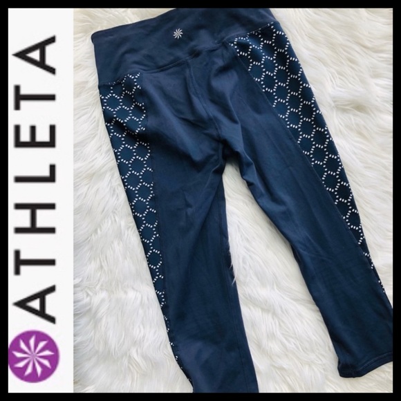 ATHLETA Hi-Rise Eyelet Chaturanga Crop Leggibg - Picture 7 of 8